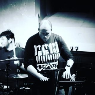 Live shots from #trowbridgetownhall 🤘

A big shout out to @mwportraitphotographer 

#guitarist #synthplayer #livemusic #livemusicphotography #neonfieldsband #neonfieldsuk