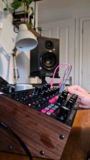 Every time I turn this thing on I'm impressed with what it's capable of. 

#moog #subharmonicon #synth #synthplayer #improvisation